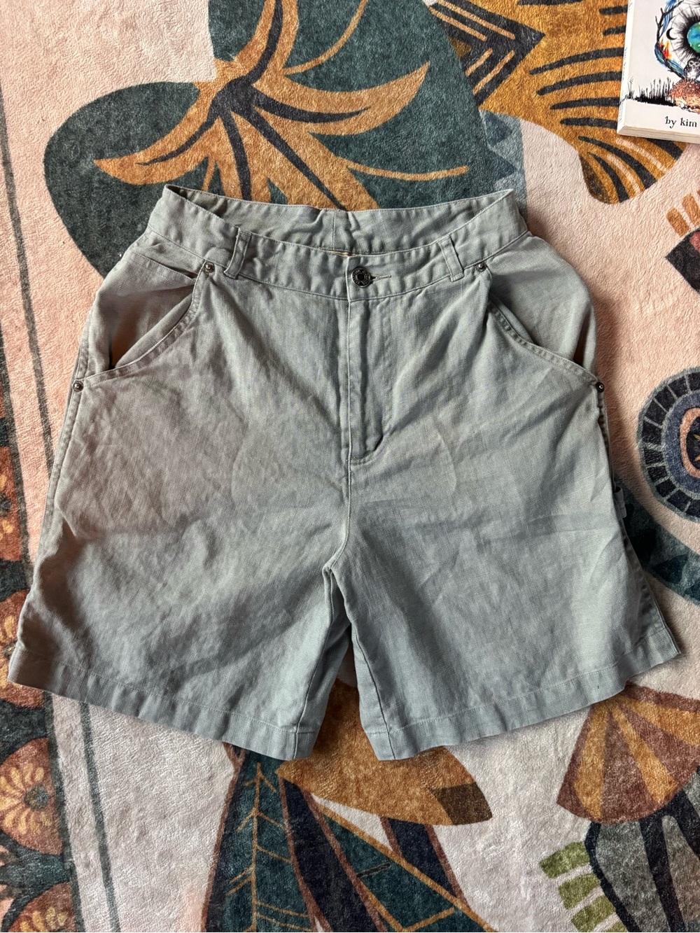 Vintage High-Rise linen Shorts in Sage Green